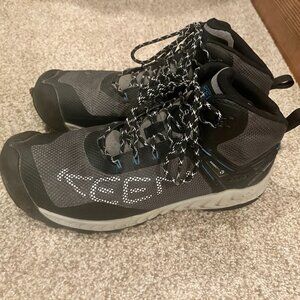 KEEN Men's Nxis Evo mid Height Waterproof Hiking Boot Men's 11 + Superfeet